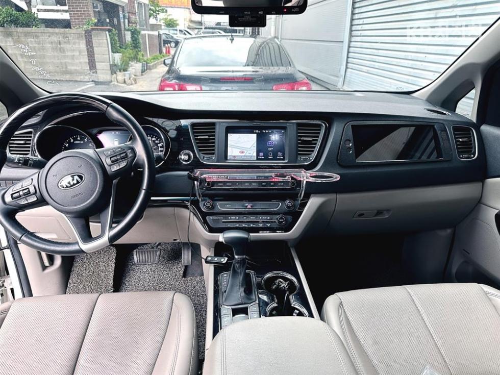 Kia Carnival — miniaturë 6