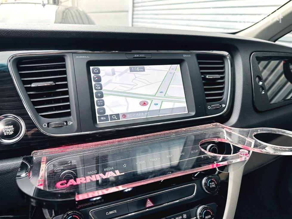 Kia Carnival — miniaturë 8