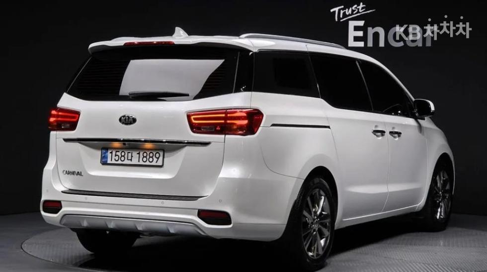 Kia Carnival — miniaturë 2