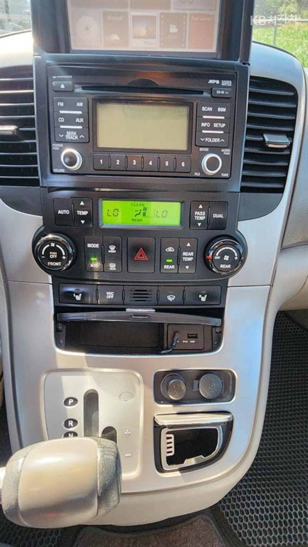 Kia Carnival — miniaturë 10