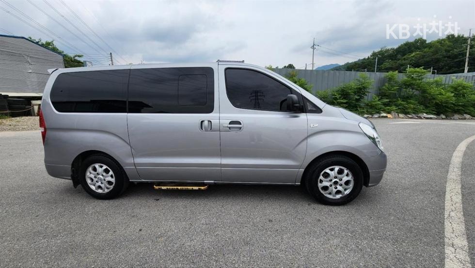 Hyundai Starex — miniaturë 3