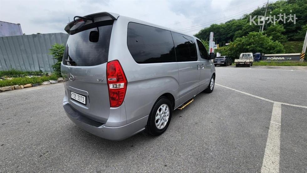 Hyundai Starex — miniaturë 4