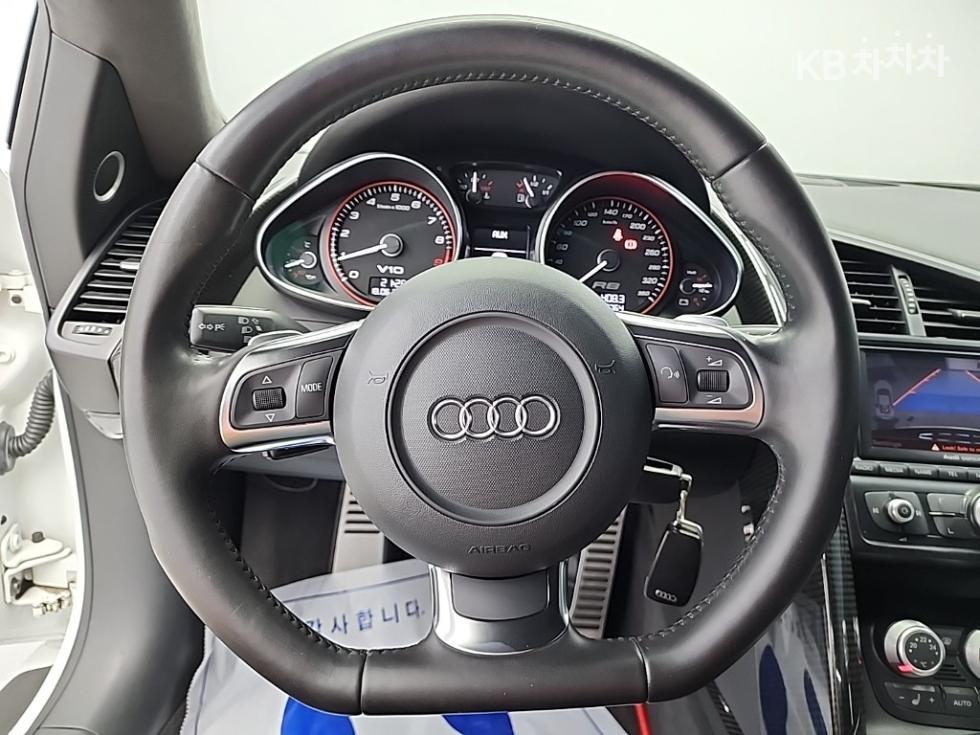 2012 Audi R8 photo