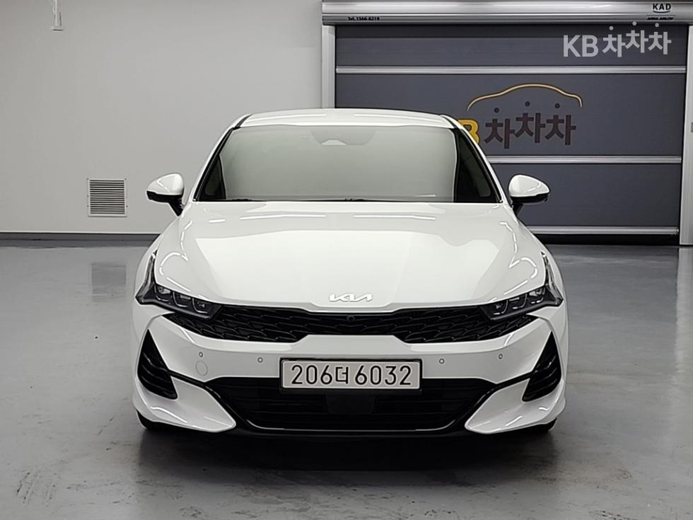 2023 Kia K5 3 photo