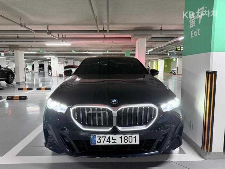 BMW 5er 520i M Sport — foto 1