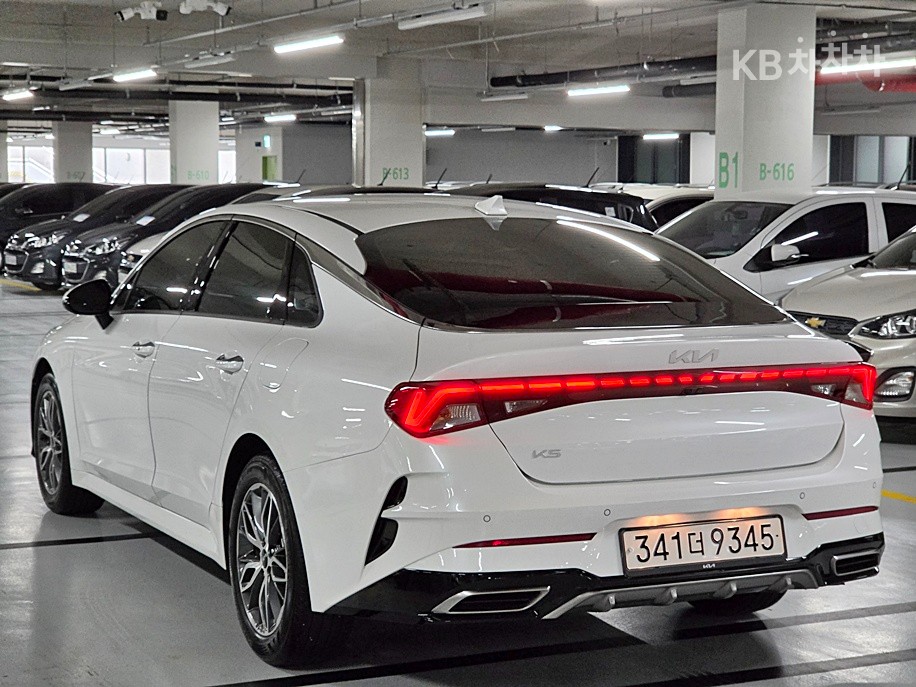 Kia K5 — miniaturë 4