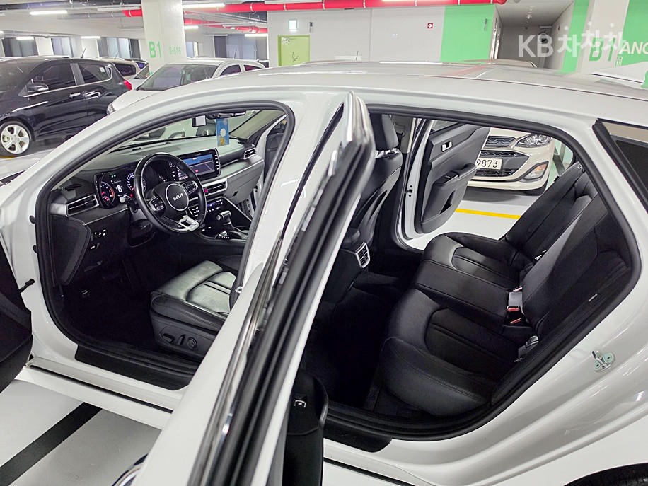 Kia K5 — miniaturë 7