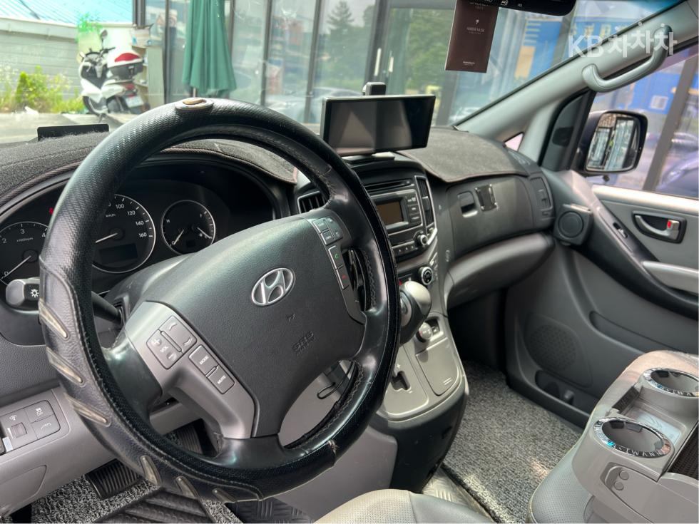 Hyundai Starex — miniaturë 3