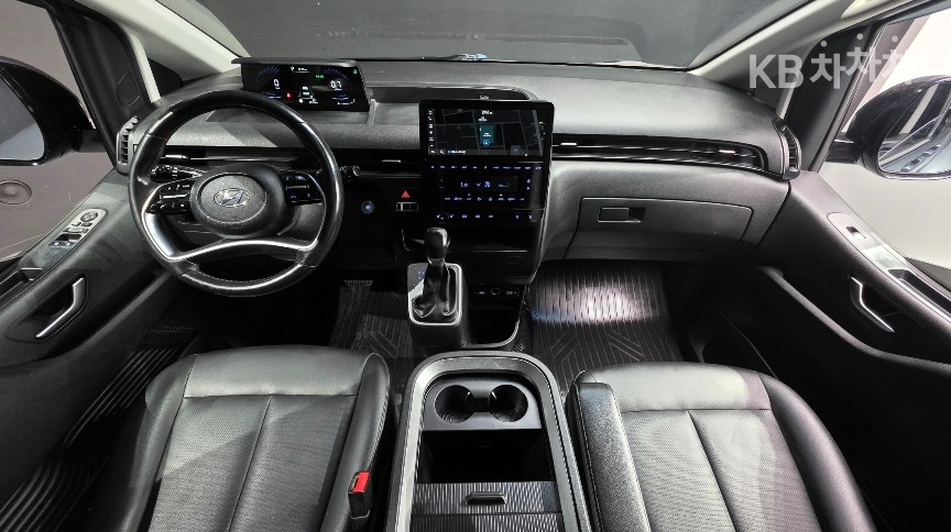 Hyundai Staria — miniaturë 7