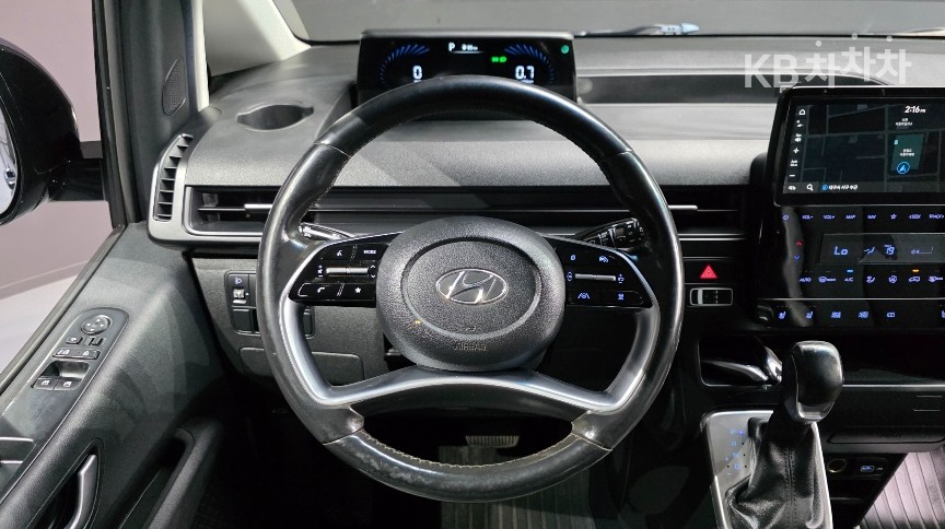 Hyundai Staria — miniaturë 13