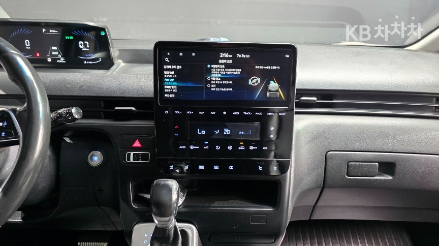 Hyundai Staria — miniaturë 18