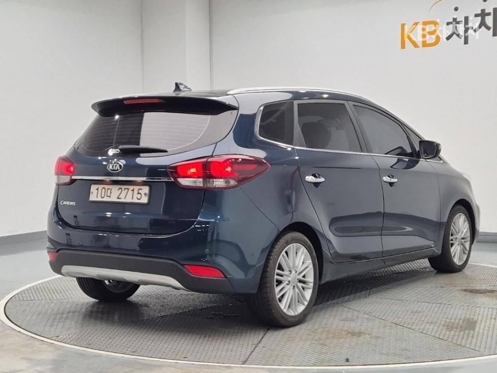 Kia Carens — miniaturë 3