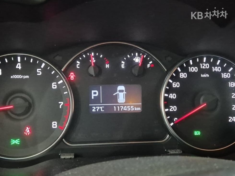 Kia Carens — miniaturë 6