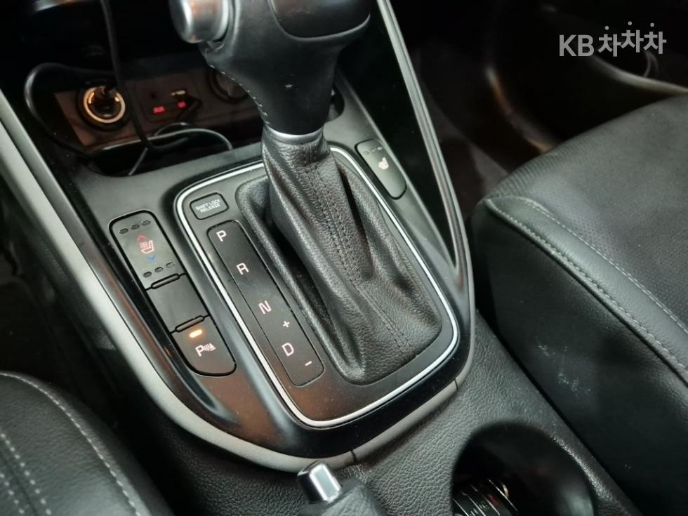 Kia Carens — miniaturë 8