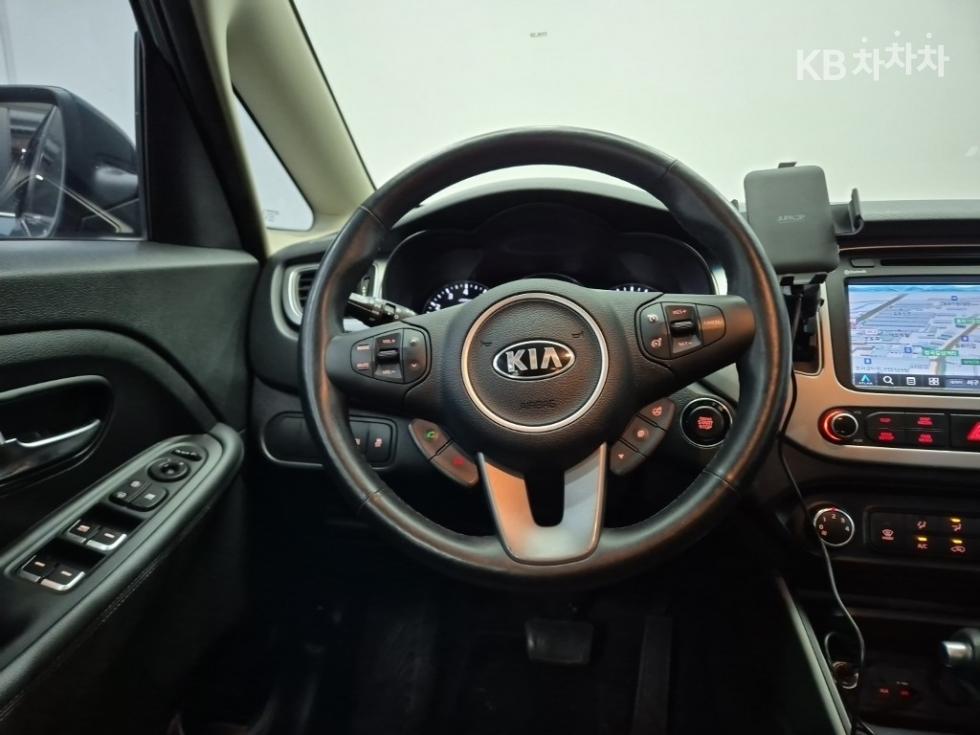Kia Carens — miniaturë 9