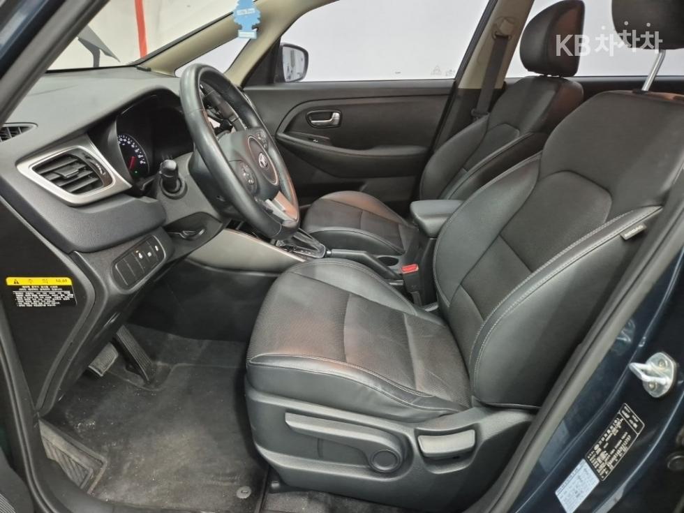 Kia Carens — miniaturë 11