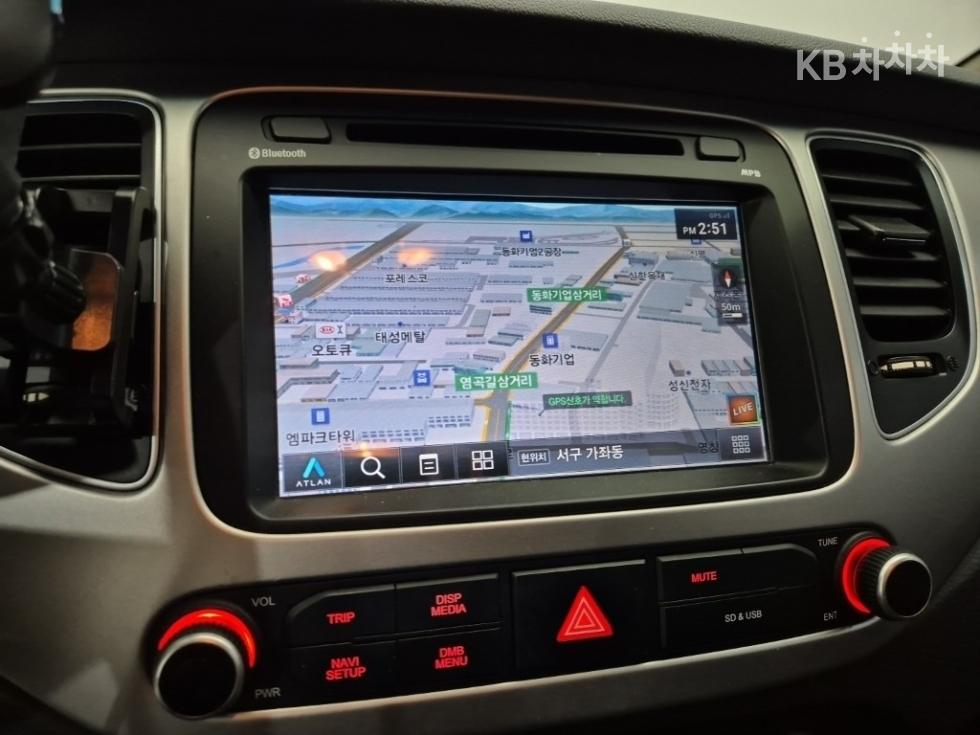 Kia Carens — miniaturë 13
