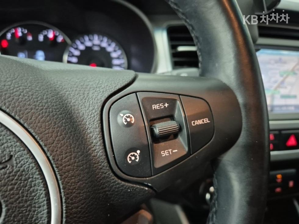 Kia Carens — miniaturë 14