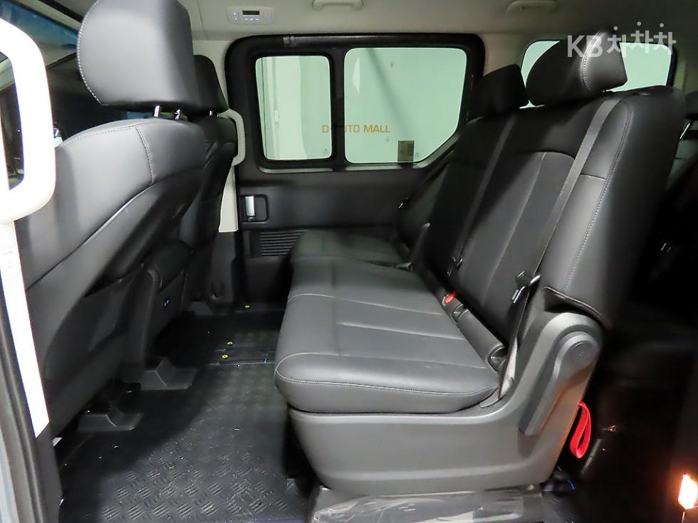 Hyundai Staria — miniaturë 7