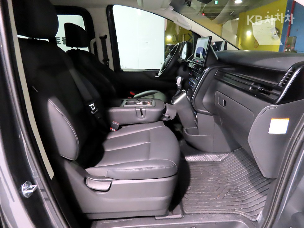 Hyundai Staria — miniaturë 8