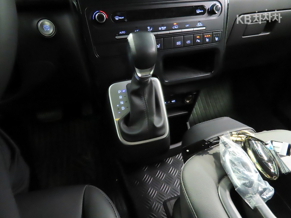 Hyundai Staria — miniaturë 14