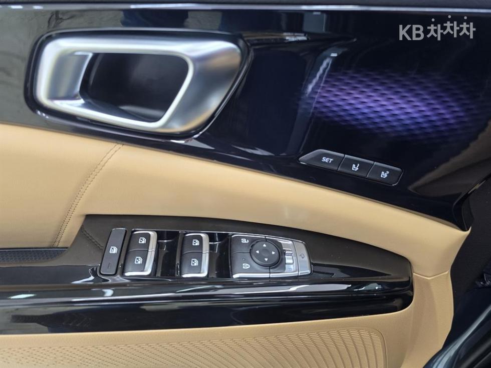 Kia Carnival — miniaturë 9