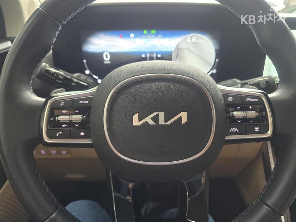 Kia Carnival — miniaturë 11