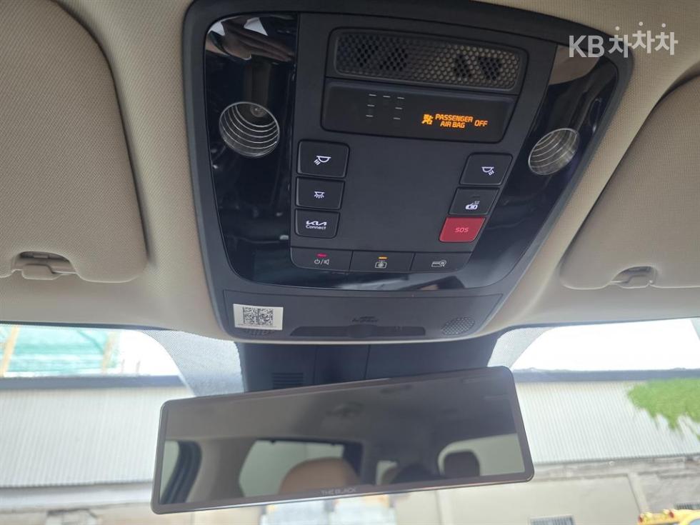 Kia Carnival — miniaturë 15