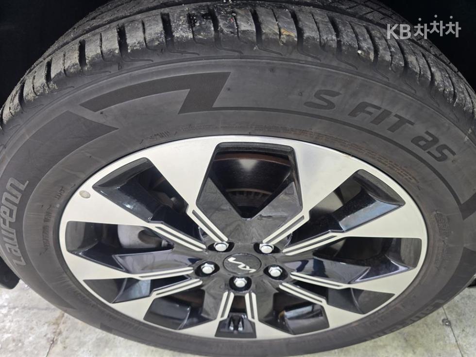 Kia Carnival — miniaturë 16