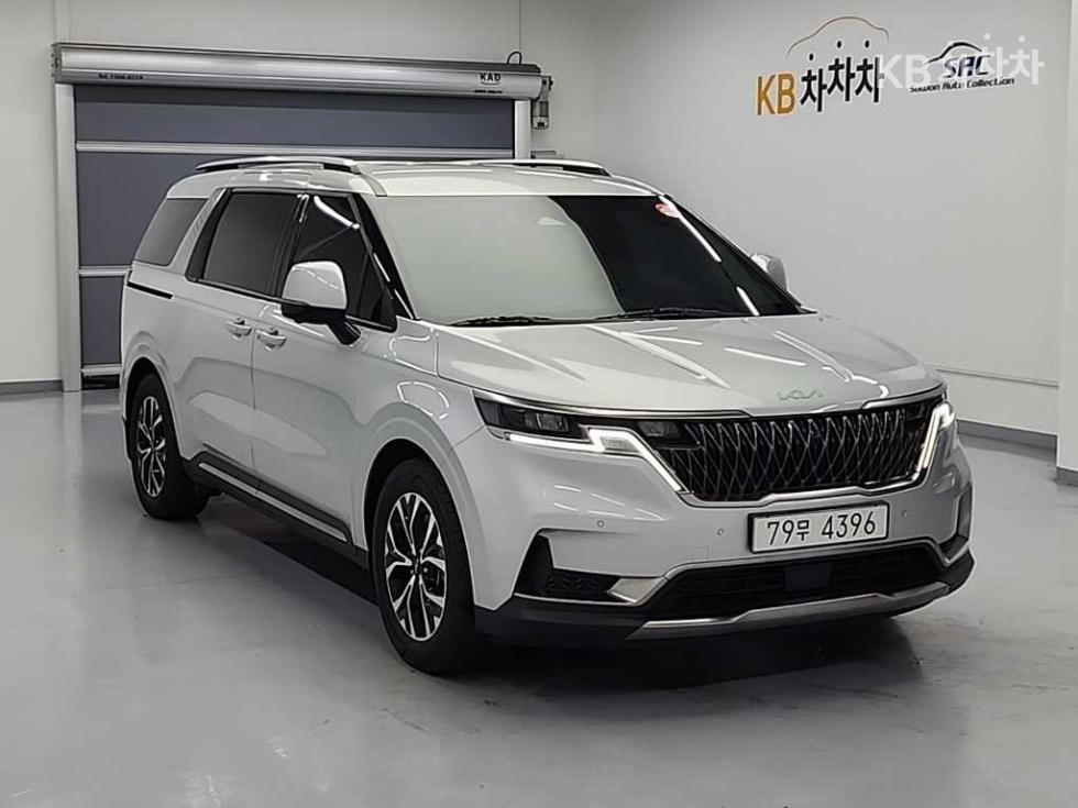 Kia Carnival — miniaturë 4