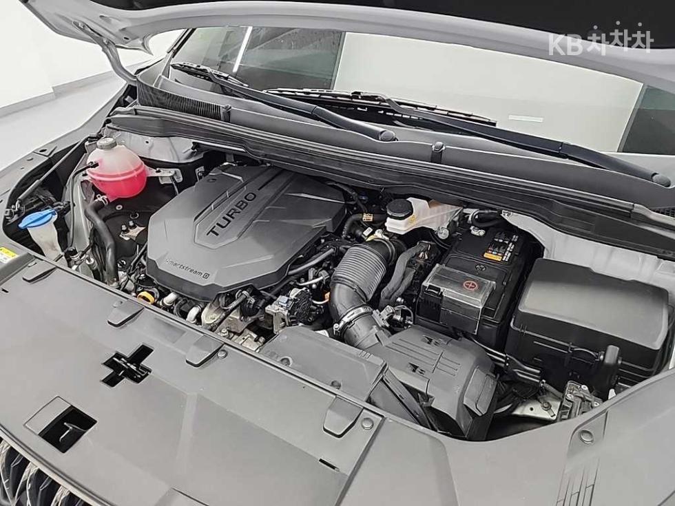 Kia Carnival — miniaturë 5