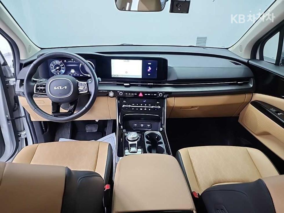 Kia Carnival — miniaturë 7
