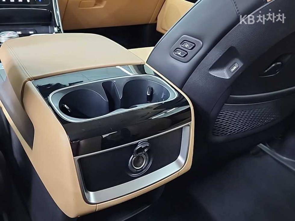 Kia Carnival — miniaturë 14