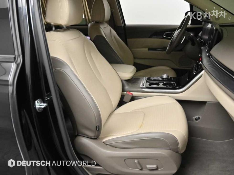 Kia Carnival — miniaturë 10