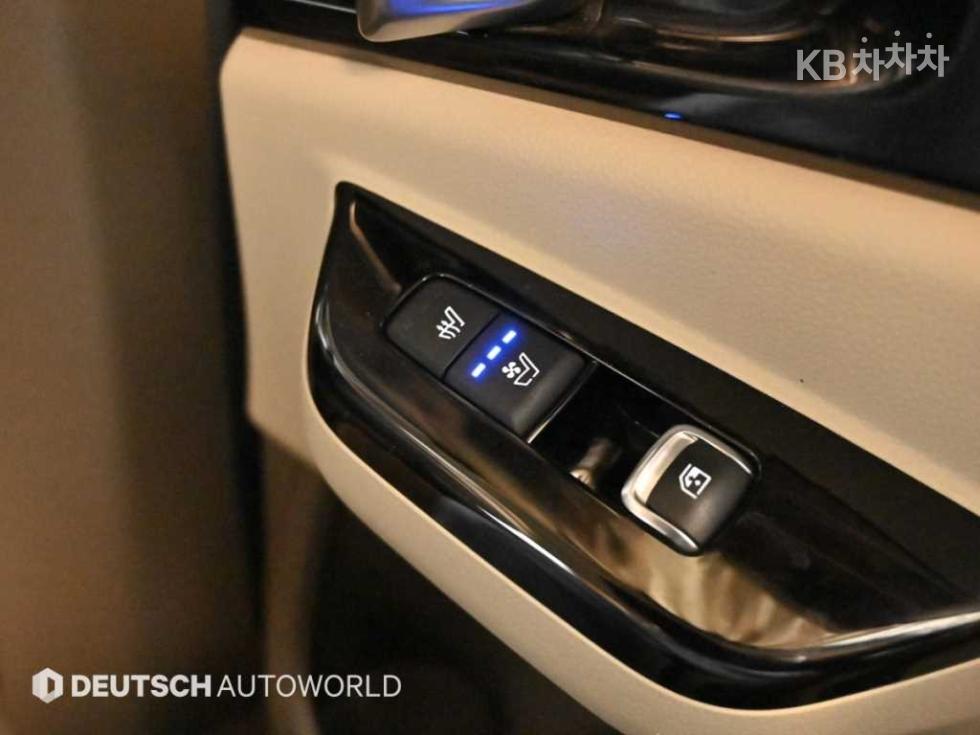 Kia Carnival — miniaturë 16