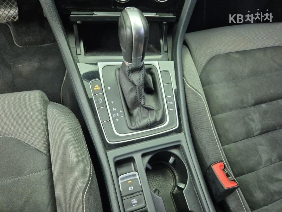 Volkswagen Golf — miniaturë 8