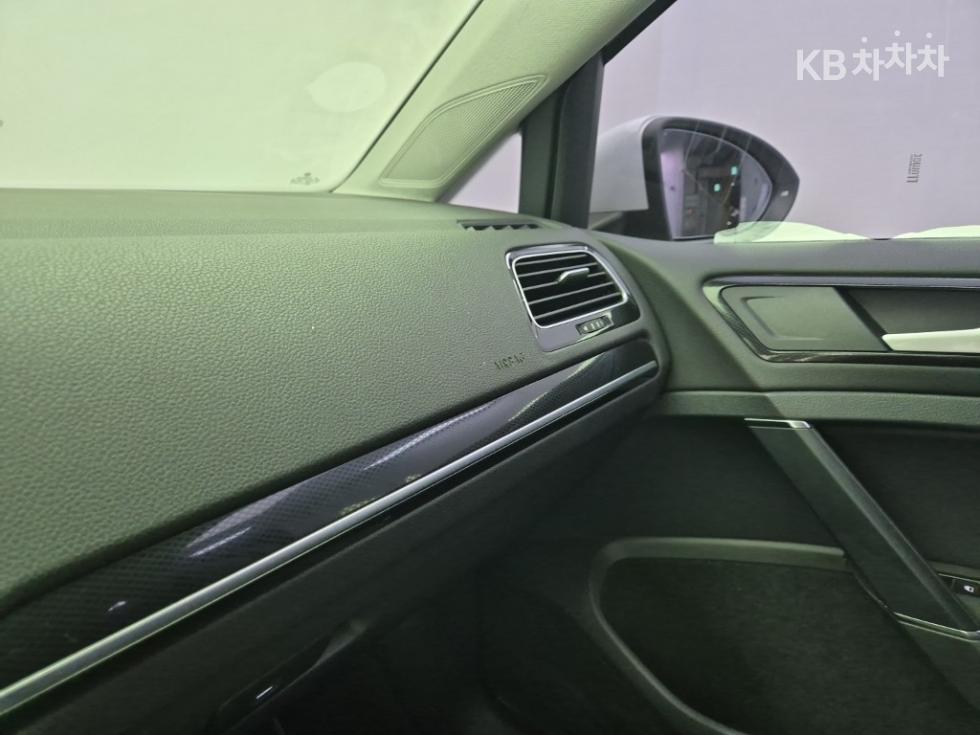 Volkswagen Golf — miniaturë 16