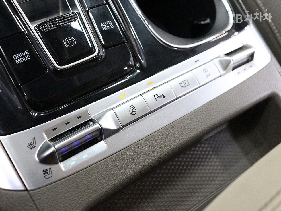Kia Carnival — miniaturë 10