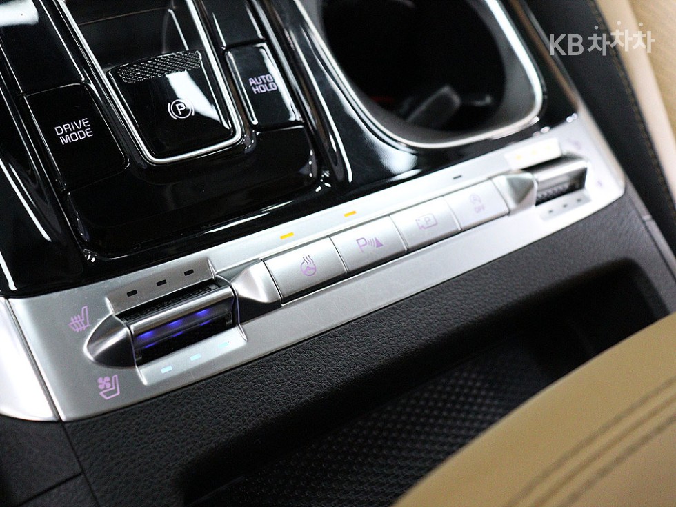 Kia Carnival — miniaturë 10