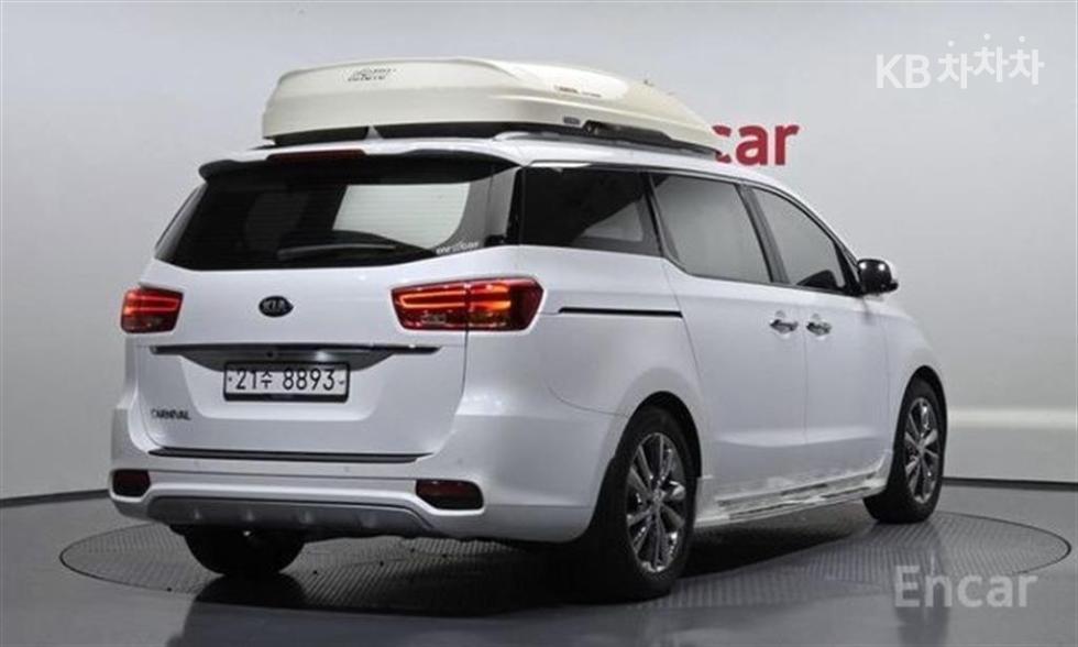 Kia Carnival — miniaturë 3