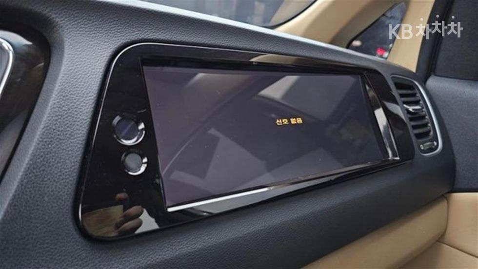 Kia Carnival — miniaturë 7