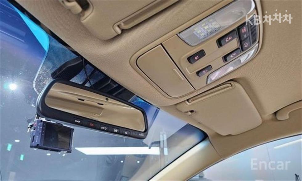Kia Carnival — miniaturë 9