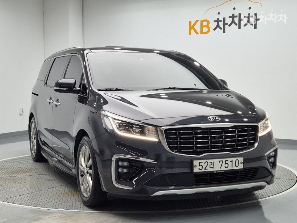 Kia Carnival — miniaturë 4