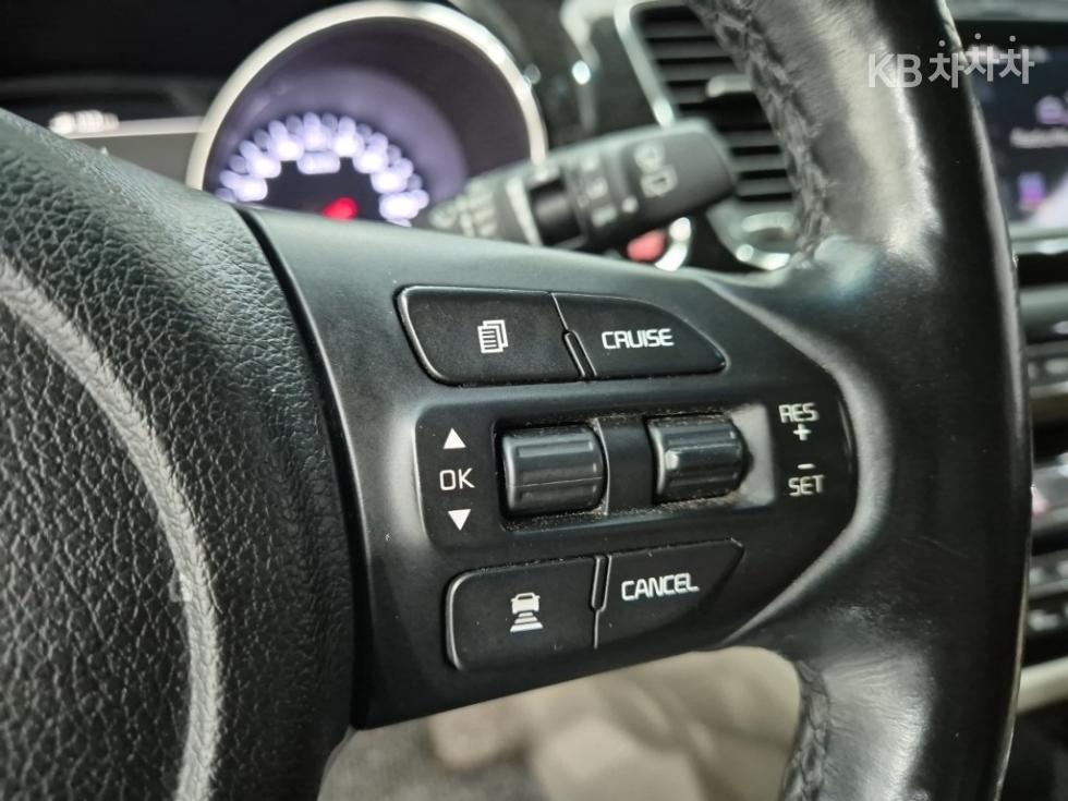 Kia Carnival — miniaturë 16