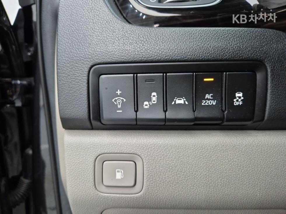 Kia Carnival — miniaturë 18