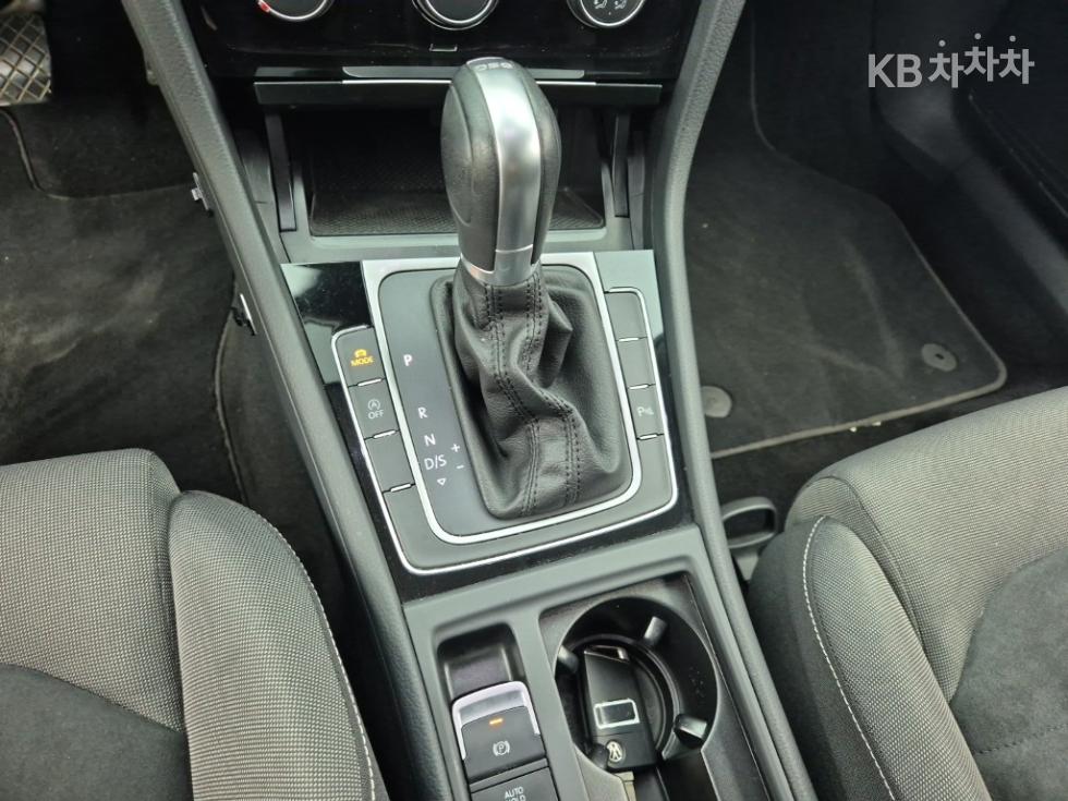 Volkswagen Golf — miniaturë 8