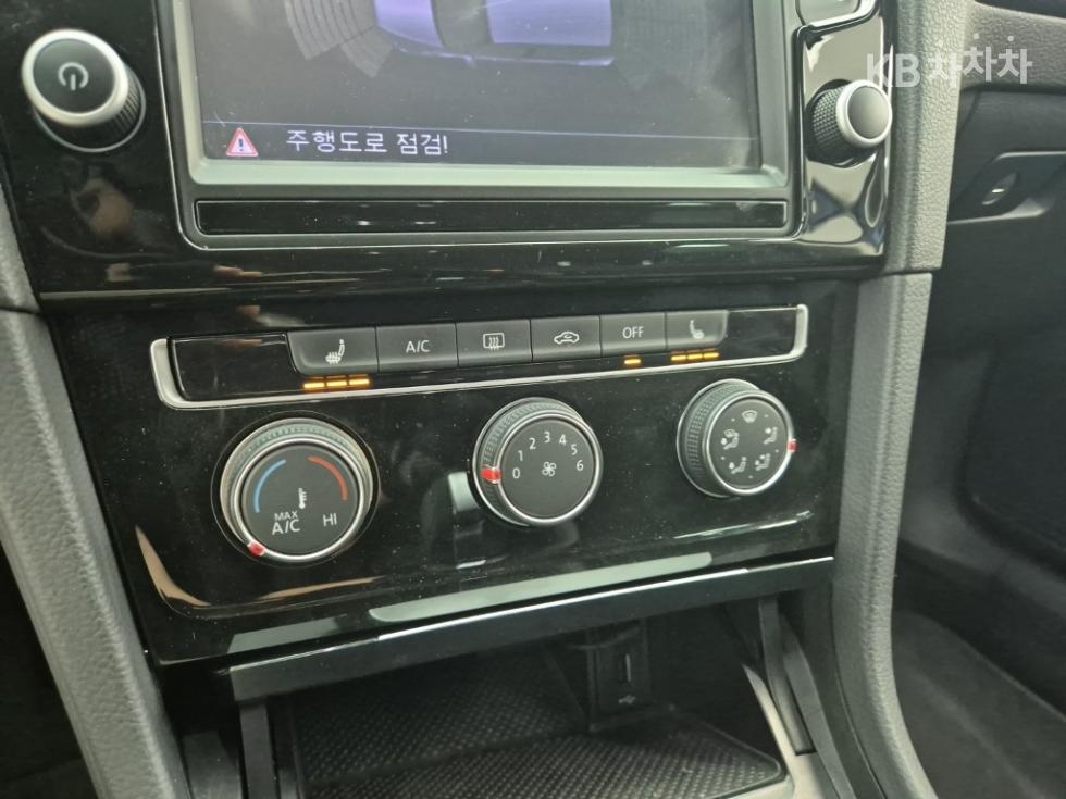 Volkswagen Golf — miniaturë 10