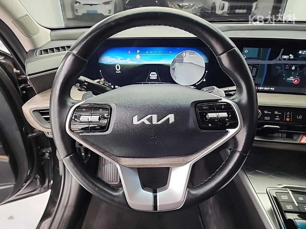 Kia K8 — miniaturë 9