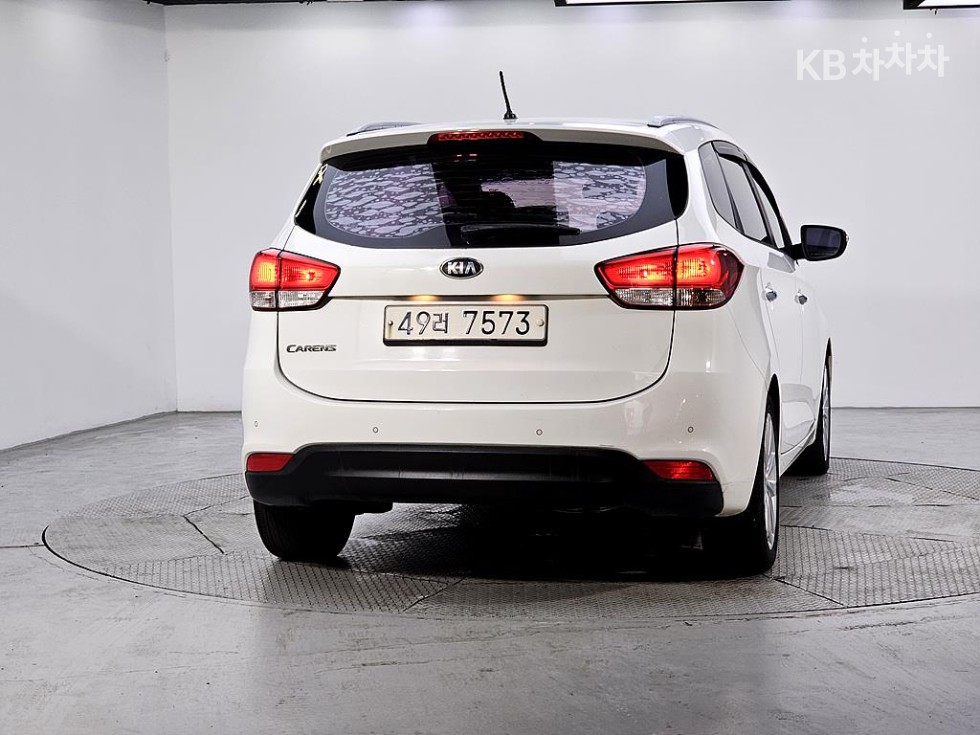 Kia Carens — miniaturë 3