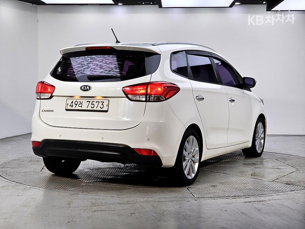 Kia Carens — miniaturë 4